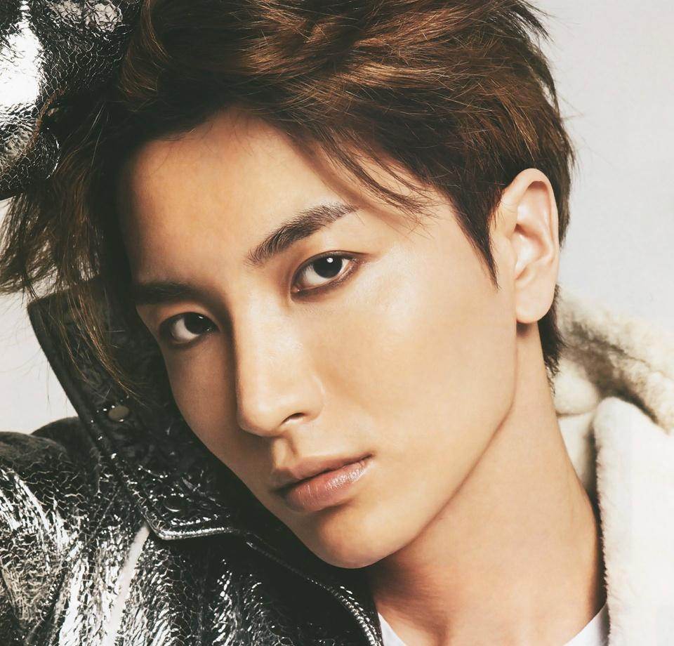 [SJ] Leeteuk @ Vogue Japan Magazine December 2012