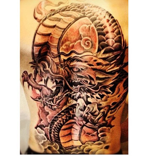 โดม อวดรอยสักใหม่ ลายมังกรเต็มแผ่นห