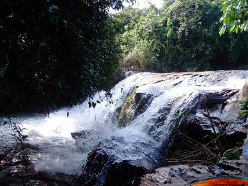 น้ำตกห้วยเข