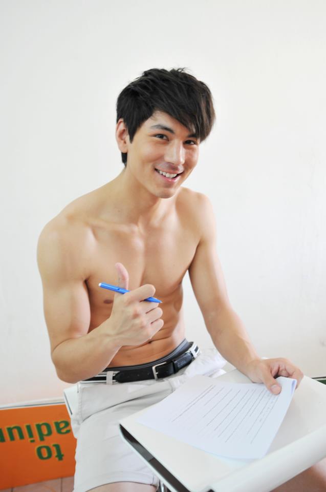 พระเอก MV Call me maybe Bangkok version > Danny Lee