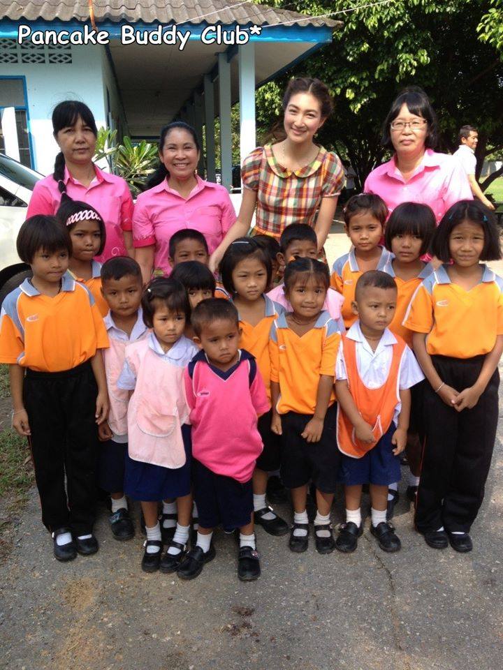 ภาพ แพนเค้ก ในงานส่งมอบห้องน้ำโครงการห้องน้ำของหนู จ.ราชบุรี - 01/11/12