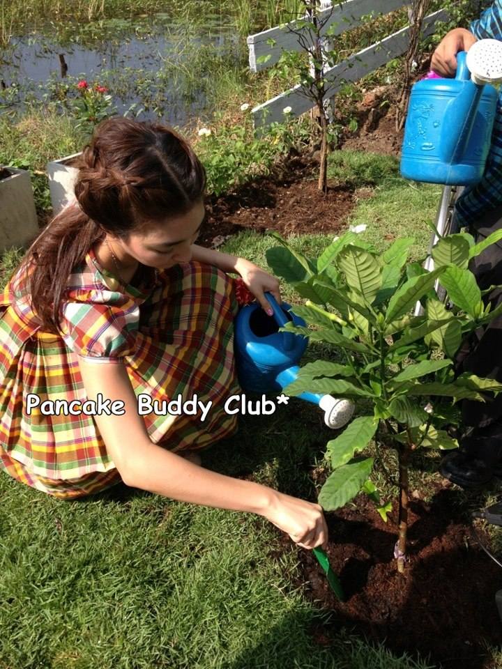 ภาพ แพนเค้ก ในงานส่งมอบห้องน้ำโครงการห้องน้ำของหนู จ.ราชบุรี - 01/11/12