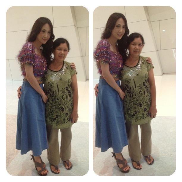 ยุ้ย จีรนันท์พาแฟนคลับไปเลี้ยงข้าว แบบเป็นกันเองสุดๆ