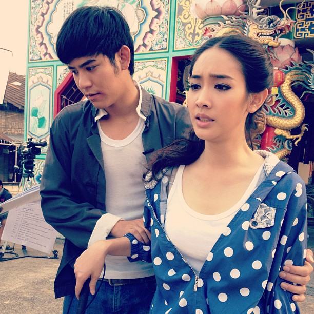 กองละคร "หยกเลือดมังกร" 4/11/55