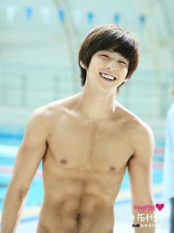 ถอดโชว์เรือนร่าง 38