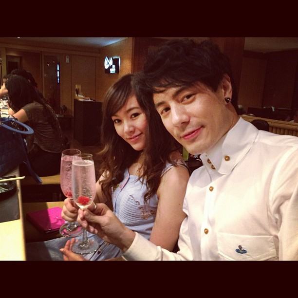 "ใหม่ ดาวิกา" ควงผู้จัดการ งัดหลักฐานเด็ด แชทล็อคคุยไลน์กับโดมโชว์สื่อ