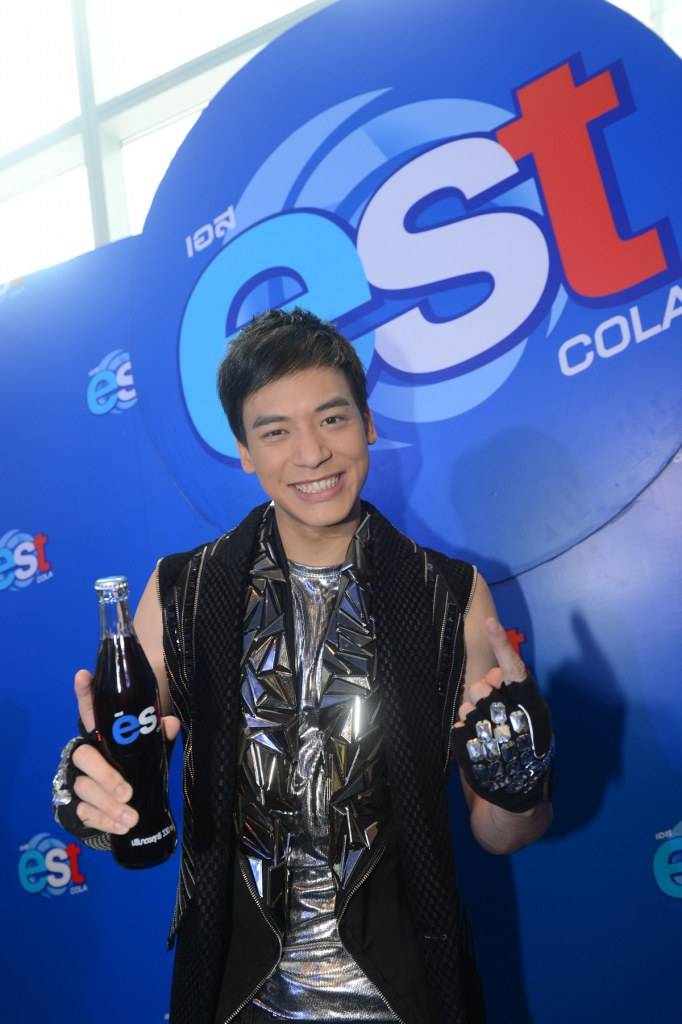 พรีเซนเตอร์ est cola