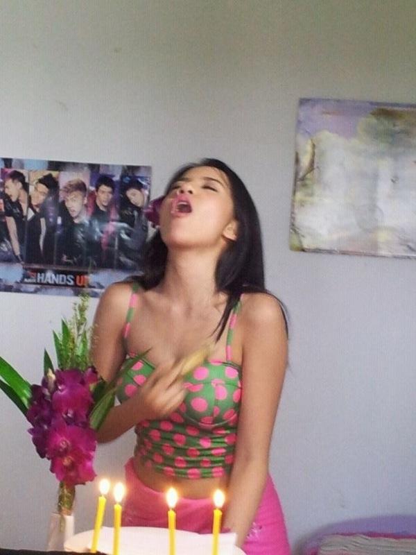 ใบเตย อาร์สยาม  เซ็กซี่เว่อร์ โอ้วววว..กับ"ปลัดขิก" แท่งโต