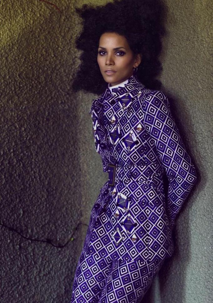 Halle Berry @ Interview Germany November 2012