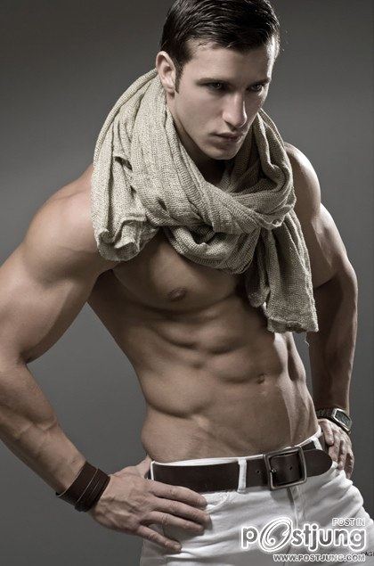 Kamil Nicalek by Thomas Synnamon : HQ images