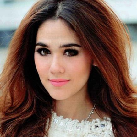 อันดับ 1.ชมพู่ อารยา (ARAYA A. HARGATE) 1,005,213 like