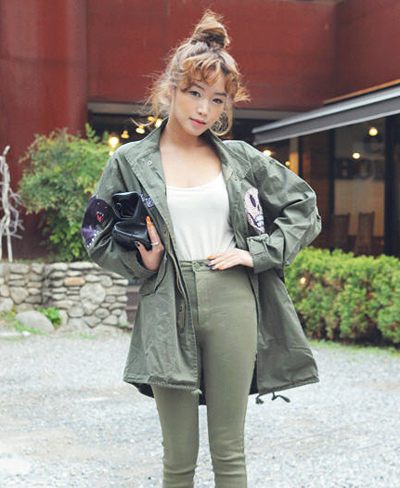 แฟชั่น เสื้อคลุมแนวทหาร ใส่เท่เก๋ระเบิด ฮอตเว่อร์ !!