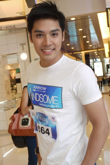 หมุ่มไทยไม่แพ้ชาติใด