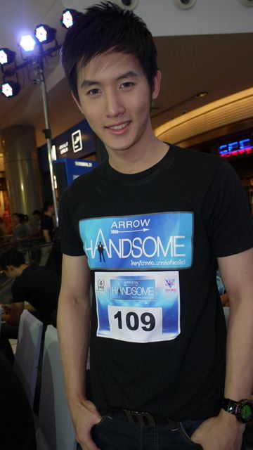 หมุ่มไทยไม่แพ้ชาติใด