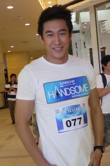 หมุ่มไทยไม่แพ้ชาติใด