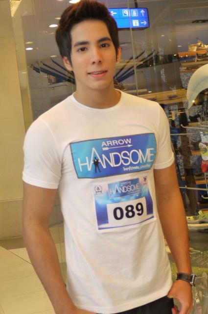 หมุ่มไทยไม่แพ้ชาติใด