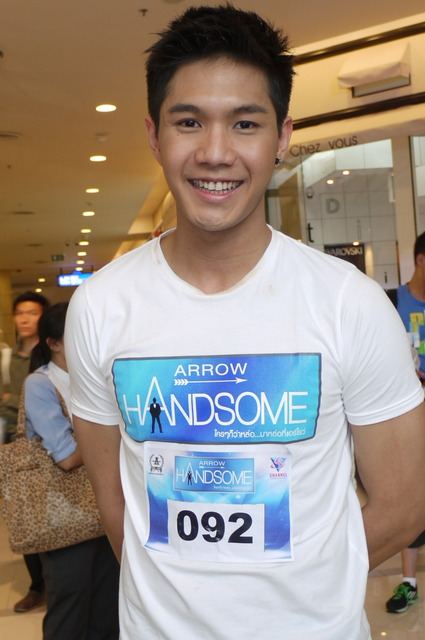 หมุ่มไทยไม่แพ้ชาติใด