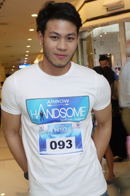 หมุ่มไทยไม่แพ้ชาติใด