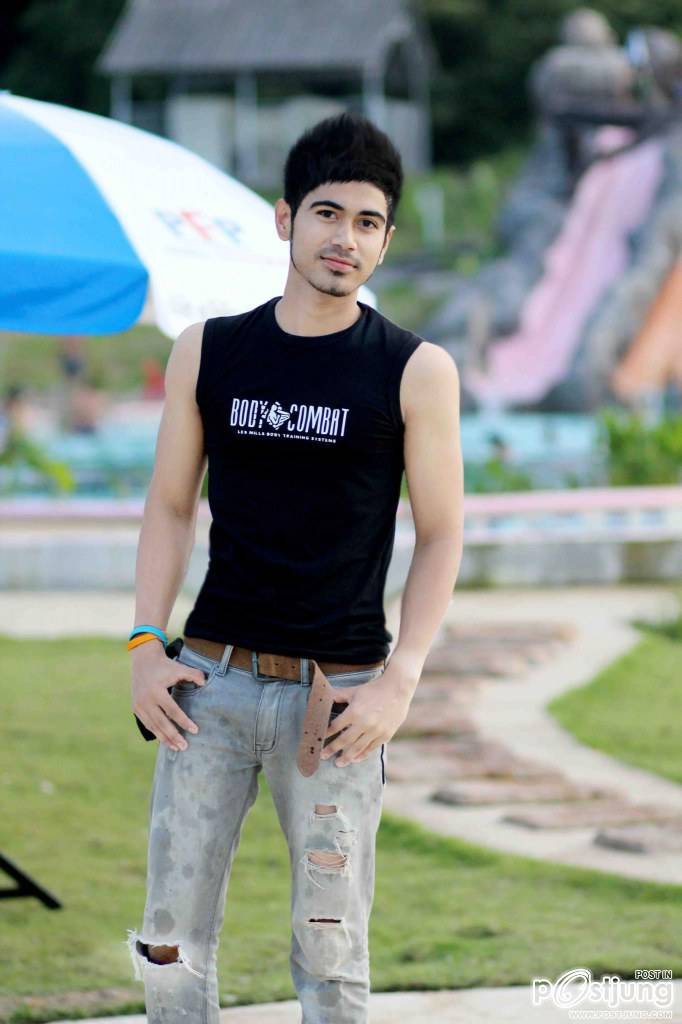 หล่อๆน้องเค้าอาจแต่งที่ภาพมั๊งโหวตด้วยนะ