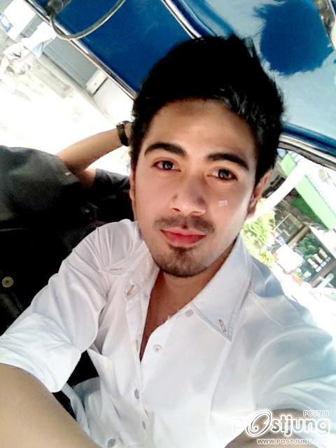 หล่อๆน้องเค้าอาจแต่งที่ภาพมั๊งโหวตด้วยนะ