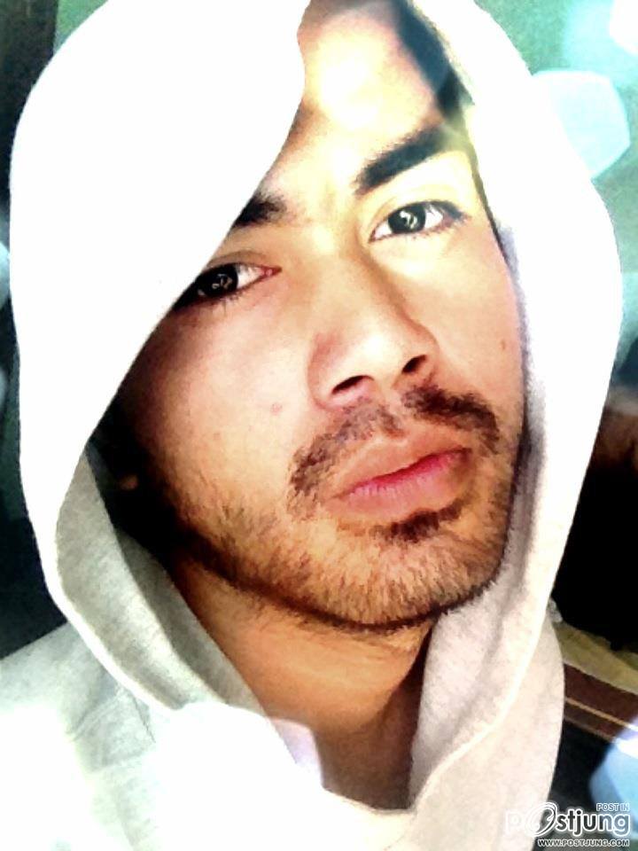 หล่อๆน้องเค้าอาจแต่งที่ภาพมั๊งโหวตด้วยนะ