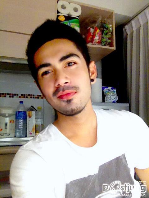 หล่อๆน้องเค้าอาจแต่งที่ภาพมั๊งโหวตด้วยนะ