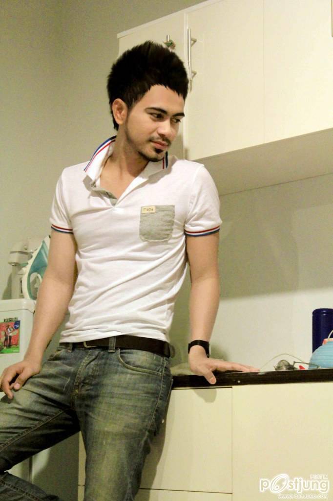 หล่อๆน้องเค้าอาจแต่งที่ภาพมั๊งโหวตด้วยนะ