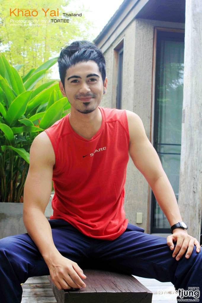 หล่อๆน้องเค้าอาจแต่งที่ภาพมั๊งโหวตด้วยนะ