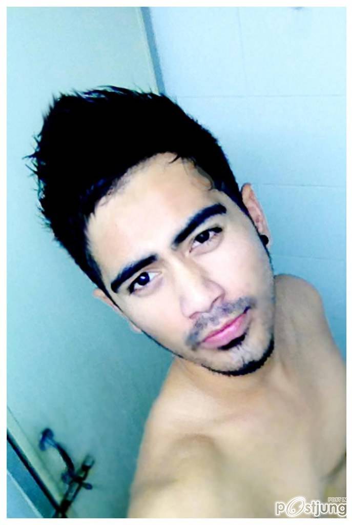 หล่อๆน้องเค้าอาจแต่งที่ภาพมั๊งโหวตด้วยนะ