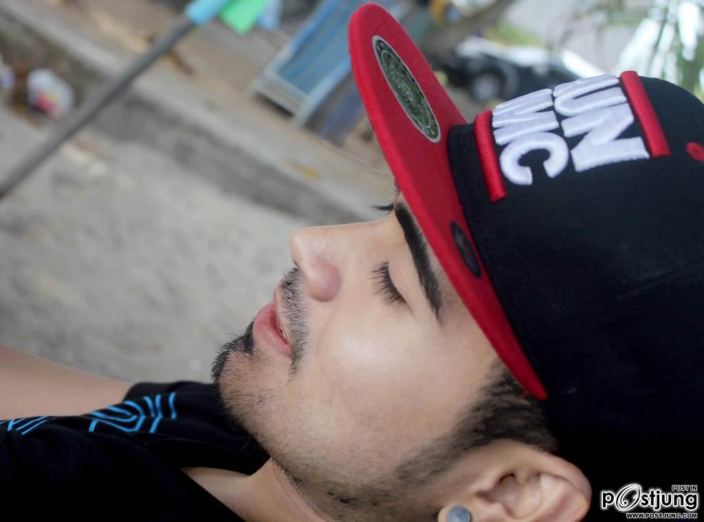 หล่อๆน้องเค้าอาจแต่งที่ภาพมั๊งโหวตด้วยนะ