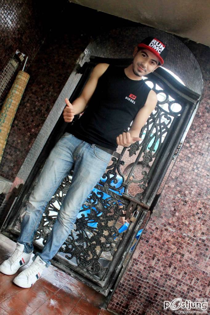 หล่อๆน้องเค้าอาจแต่งที่ภาพมั๊งโหวตด้วยนะ