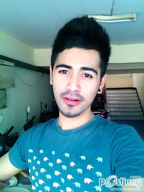 หล่อๆน้องเค้าอาจแต่งที่ภาพมั๊งโหวตด้วยนะ