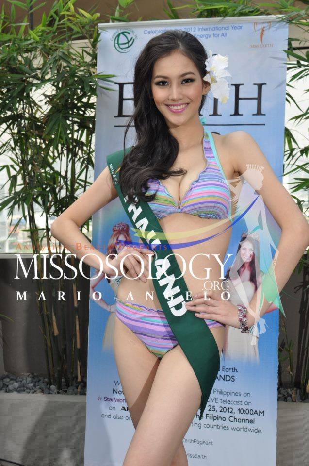 ขอแสดงความยินดีน้องมายด์ กับรางวัลขวัญใจสื่อเหรียญเงินในรอบชุดว่ายน้ำ Miss Earth 2012