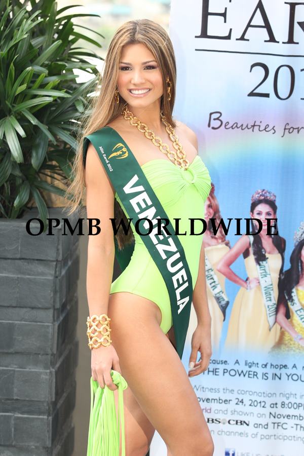 Miss Venezuela Earth 2012 รอบแถลงข่าวชุดว่ายน้ำ