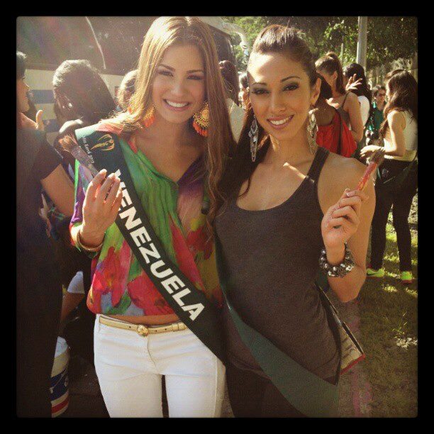 Miss Venezuela Earth 2012 รอบแถลงข่าวชุดว่ายน้ำ