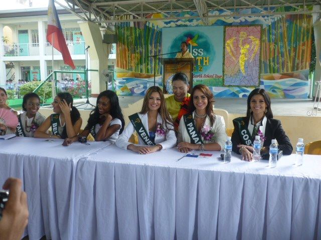 Miss Venezuela Earth 2012 รอบแถลงข่าวชุดว่ายน้ำ