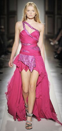 ทั่วโลกจับตา ไทยจะใส่ชุดไหนไปเวทีmu 2012