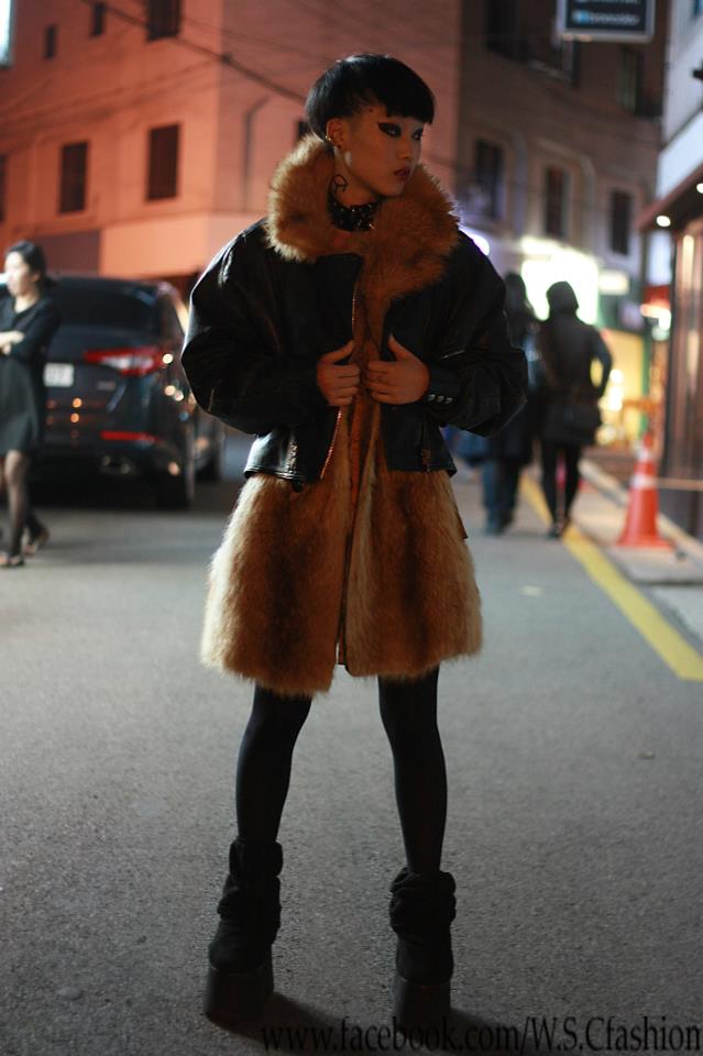 เมื่อ "ชมพู่" ไปโผ่ที่ ถนนแฟชั่นสไตล์ บนเว็บเพจของแฟชั่นเกาหลี