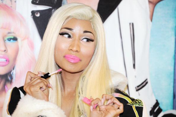 nicki minaj กับสีผมสุดเจ็บ