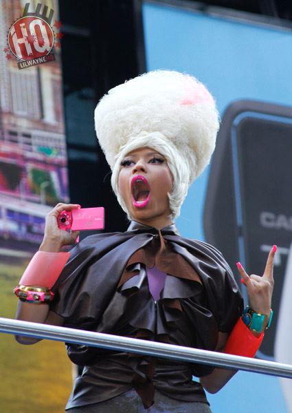 nicki minaj กับสีผมสุดเจ็บ