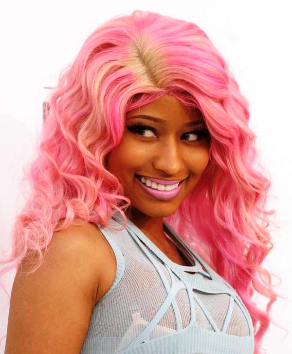 nicki minaj กับสีผมสุดเจ็บ
