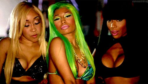 nicki minaj กับสีผมสุดเจ็บ