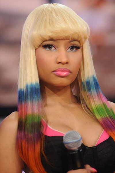 nicki minaj กับสีผมสุดเจ็บ