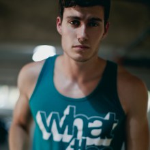 หนุ่มเสื้อกล้าม