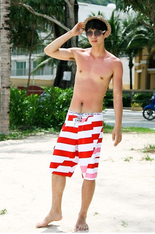 แฟชั่น กางเกงขาสั้น เที่ยวทะเล สำหรับหนุ่ม ๆ