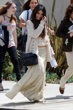 แฟชั่นการแต่งกายของสาวๆสมัยนี้