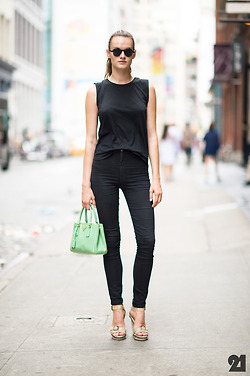 แฟชั่นการแต่งกายของสาวๆสมัยนี้