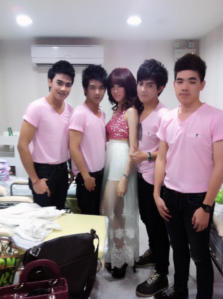 เอมมี่ รัชฎา กับ ผู้ชาย สุดแซ่บ !!