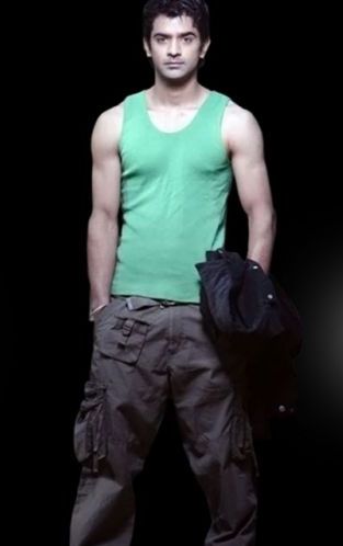 10. บารัน ซอบติ นักแสดงและนายแบบชาวอินเดีย