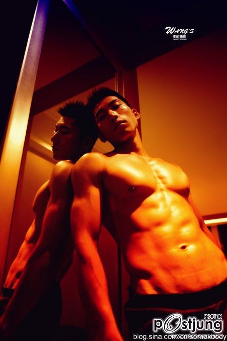 ถอดโชว์เรือนร่าง 80